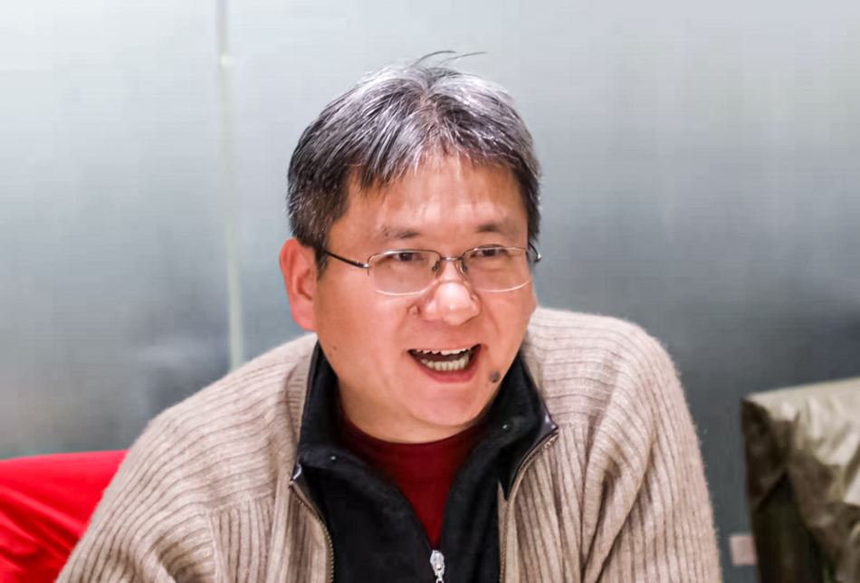 研讨会上,中国传媒大学学术期刊中心主任彭文祥高度赞扬电视剧《精英