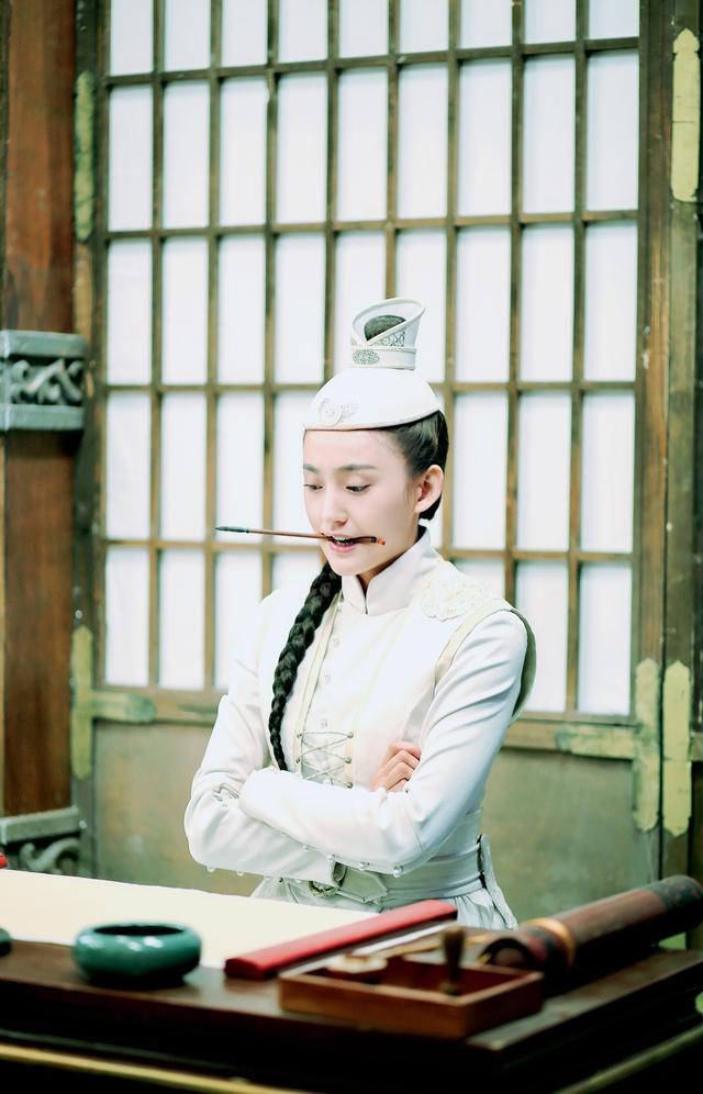 而《法医秦明之幸存者》也将在本月开播,宣传部长王伶俐就要出现在