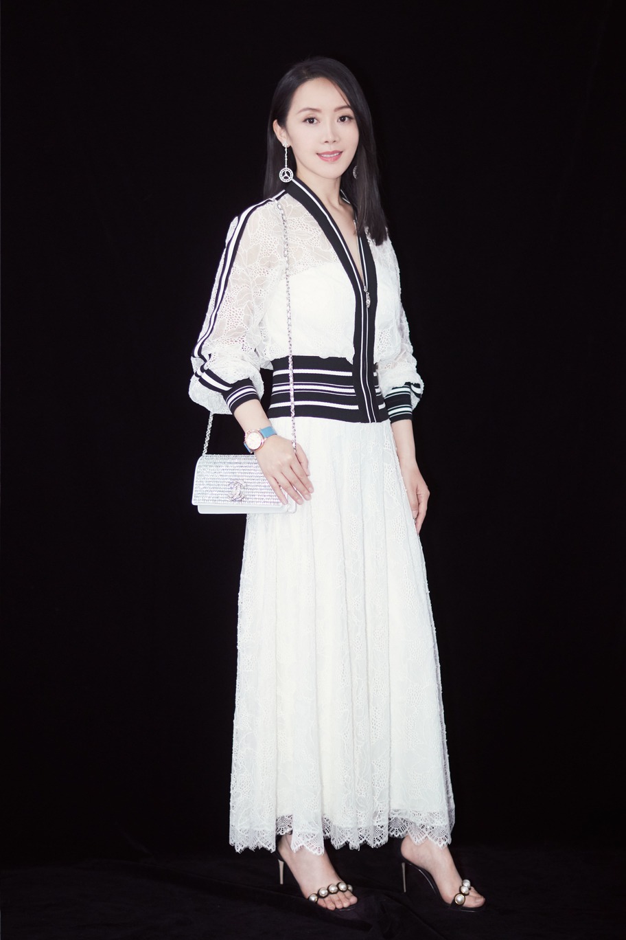 车永莉亮相亚洲影视周 优雅白裙被赞仙气飘飘