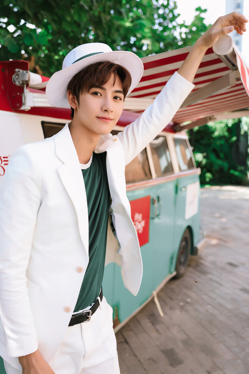 黄俊捷新剧来到你的世界今日开播打破次元壁出演漫画男主