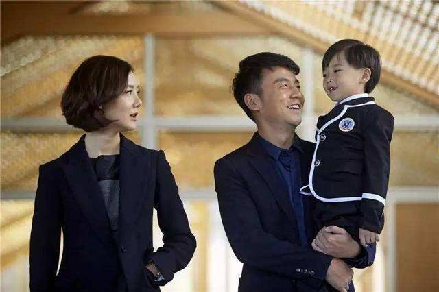 娱乐圈前夫哥结婚八年没让妻子露过面如今妻子爆照惊艳众人