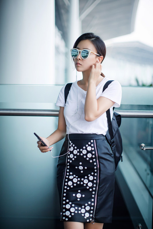 毛俊杰的几组穿搭好身材凹凸有致让人移不开眼