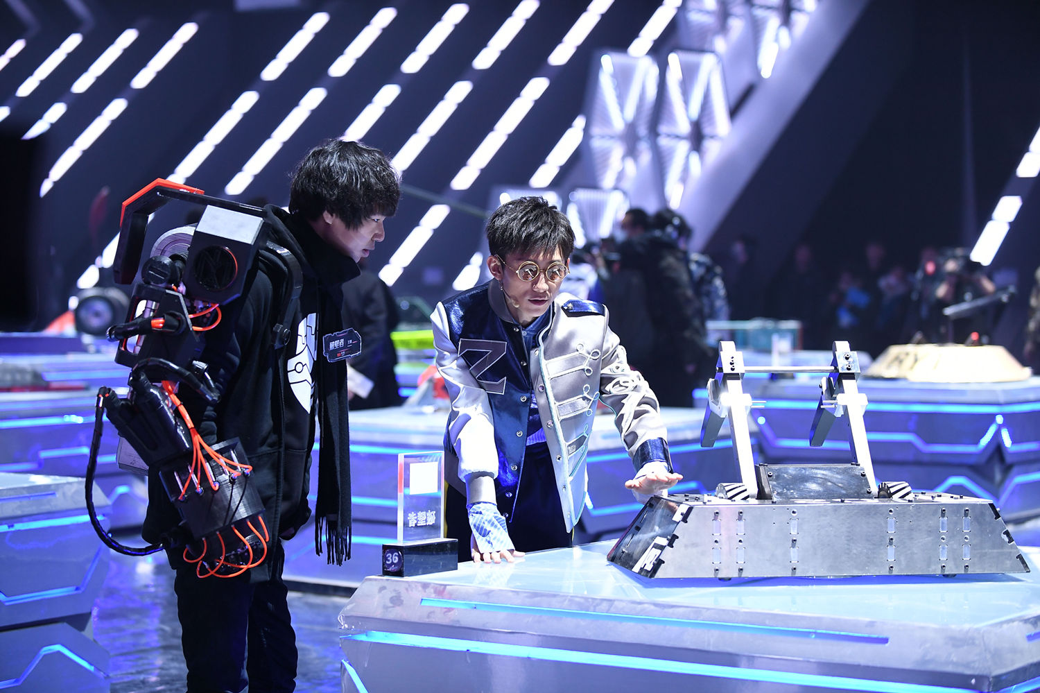 这就是铁甲今日开播张一山坚定选择获最强队友