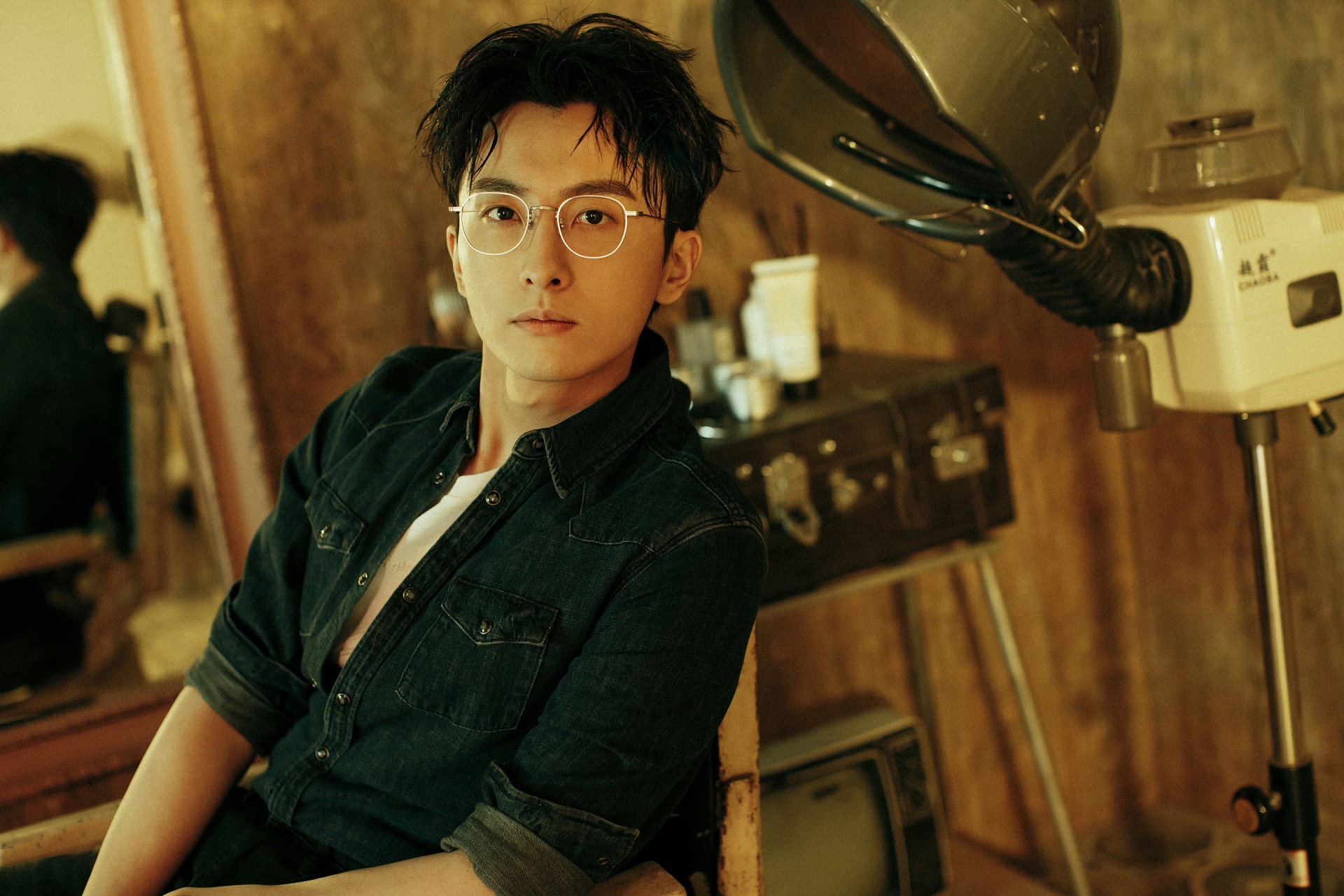 牛骏峰超a写真上演电眼杀轻熟男荷尔蒙爆表