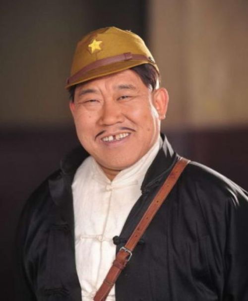 现在这个时代,人长得丑进娱乐圈简直是天方夜谭,即使是特型演员也都没