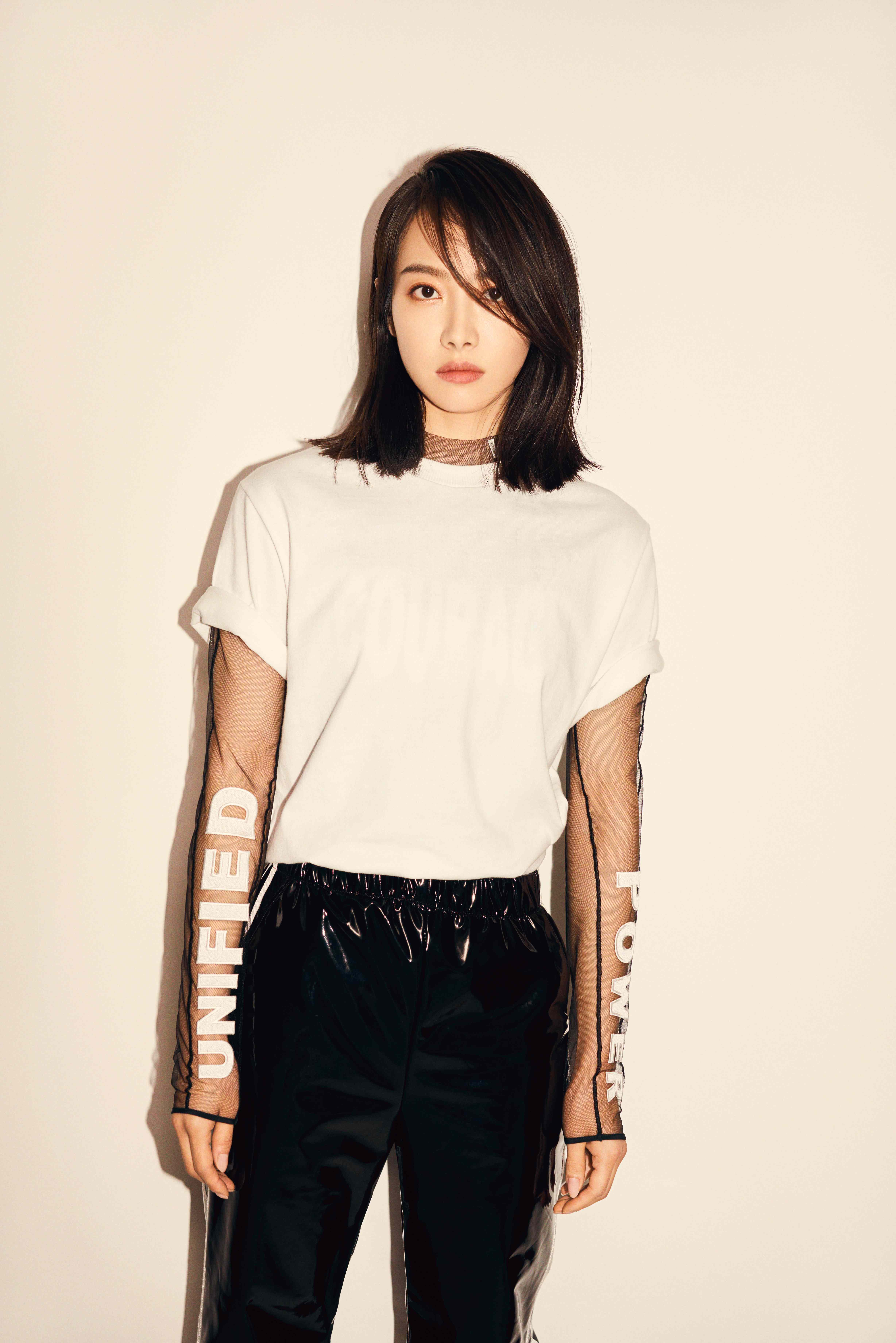 宋茜胶片质感写真曝光诠释复古文艺风