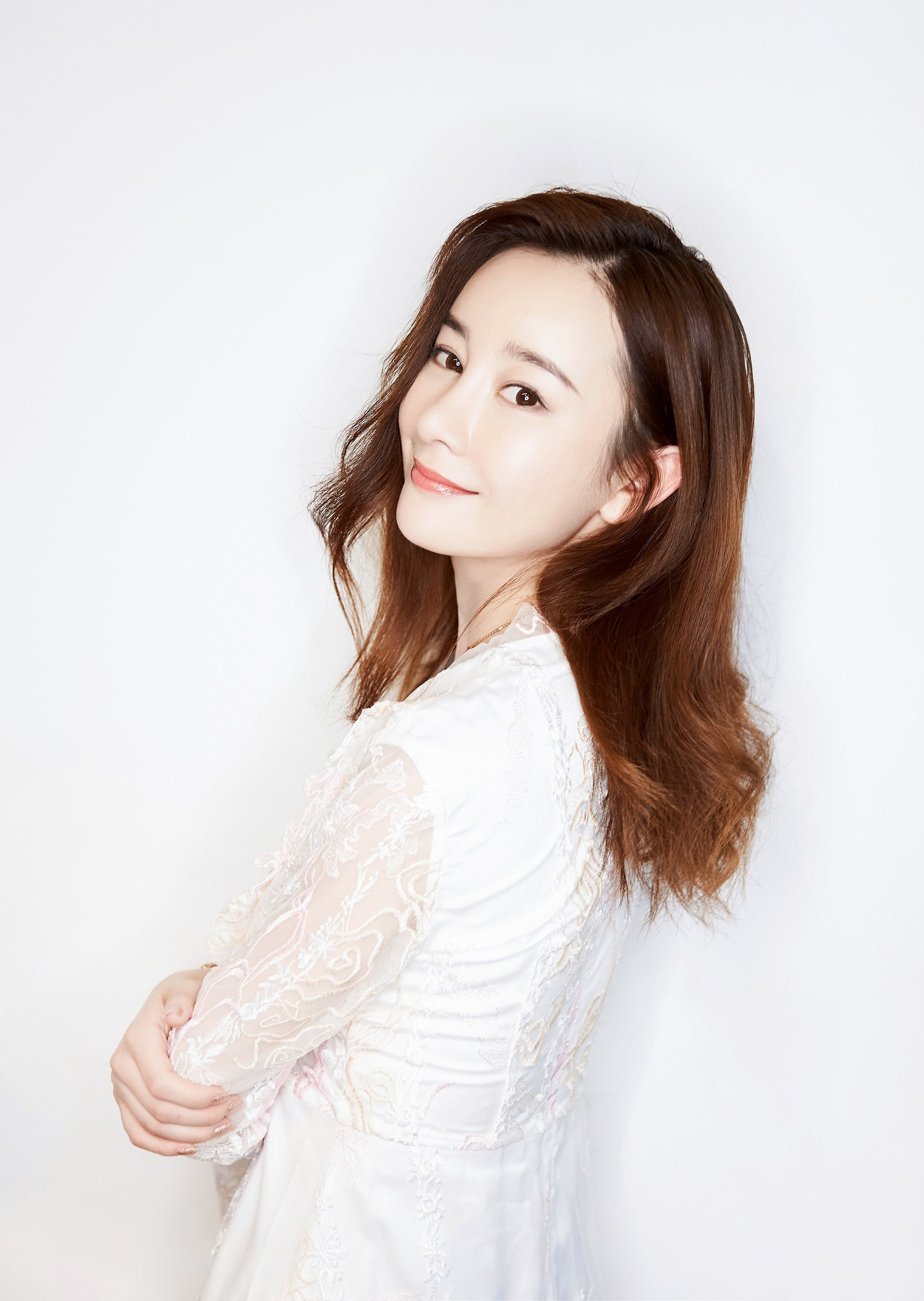 张檬演绎纯净之美 尽显曼妙身姿 - 360娱乐，你开心就好