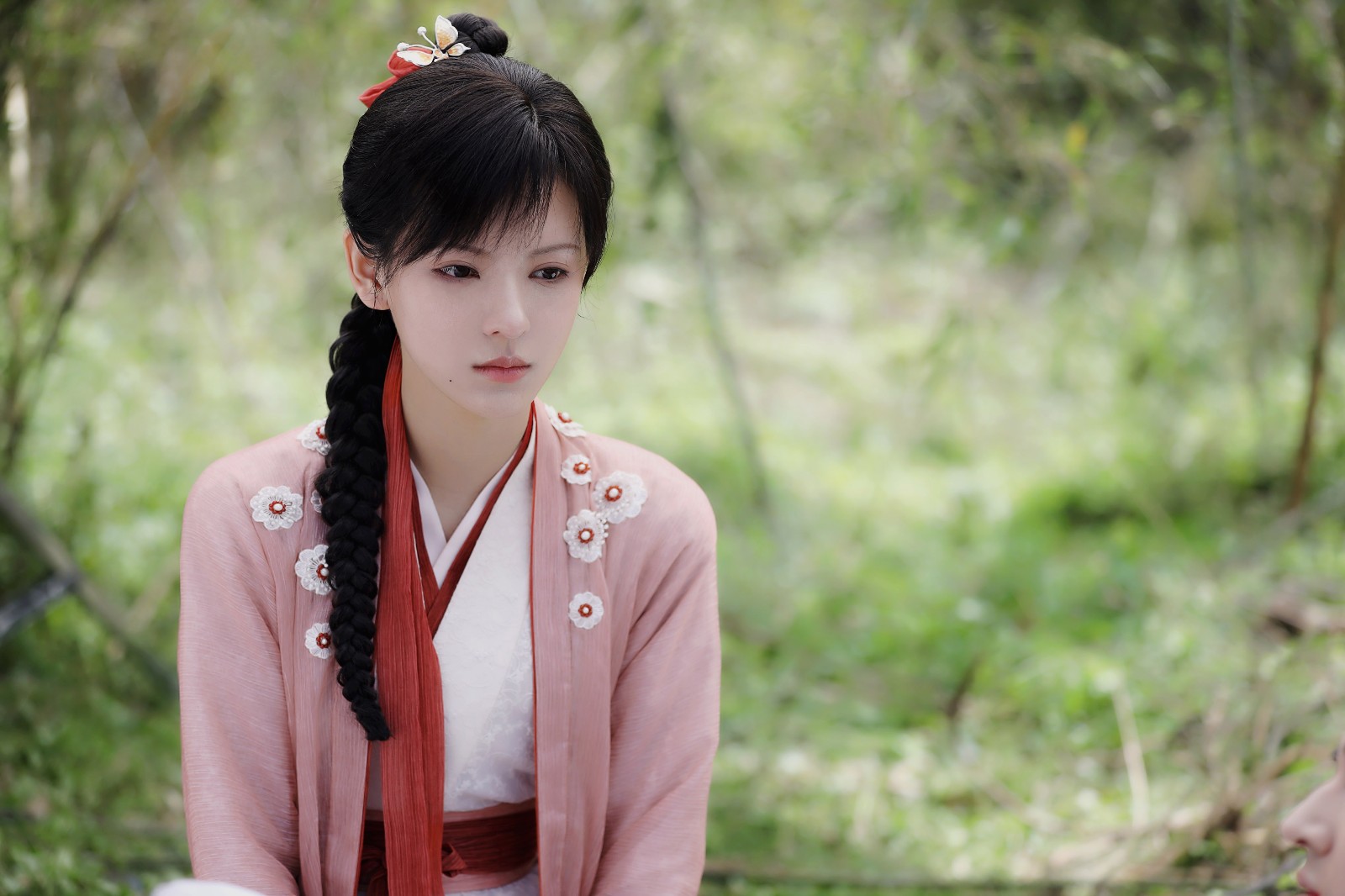 67琉璃美人煞首曝角色海报张予曦饰少女玲珑灵动明媚