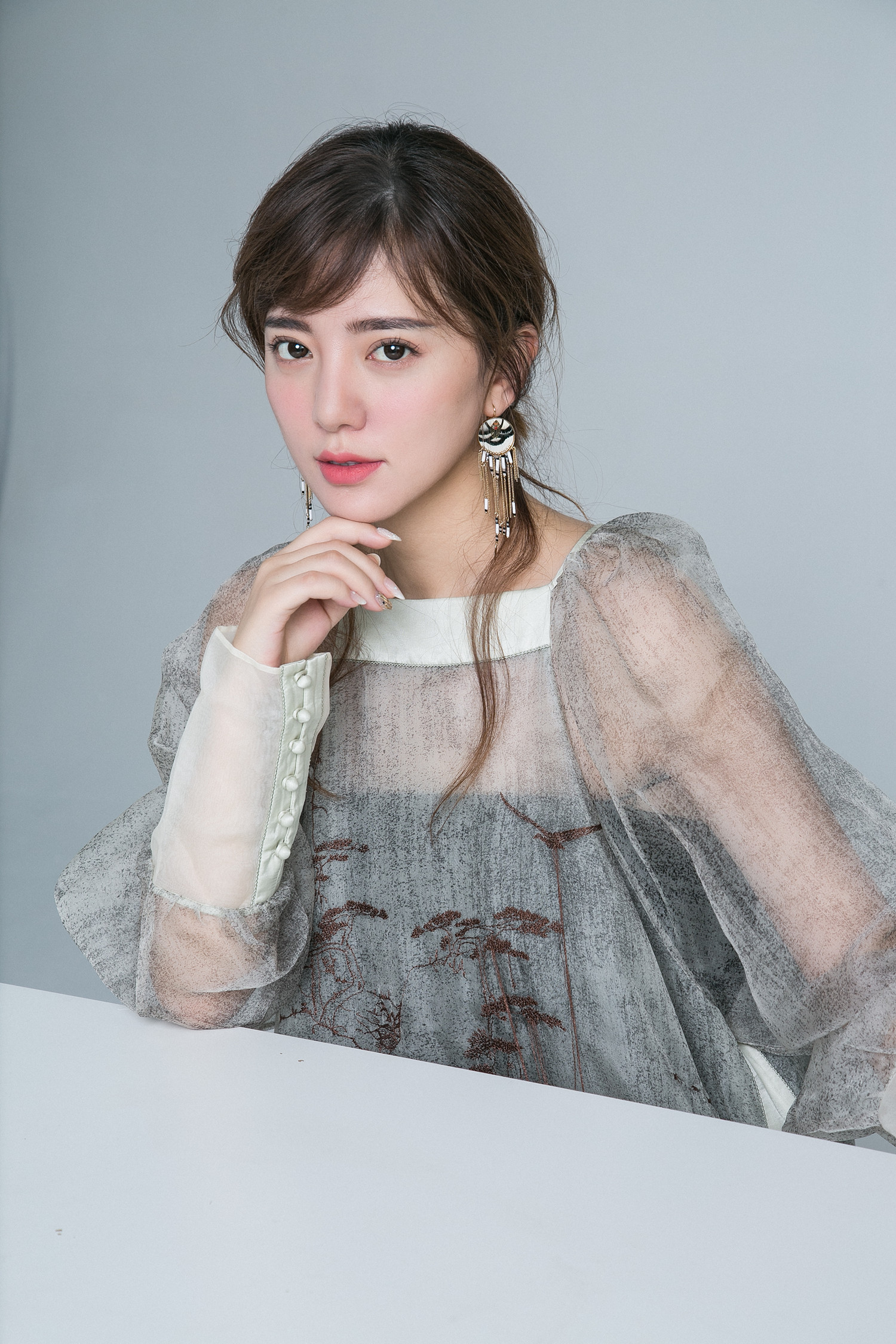 阿兰唱天醒之路插曲每一滴泪一颗星嗓音空灵感情细腻