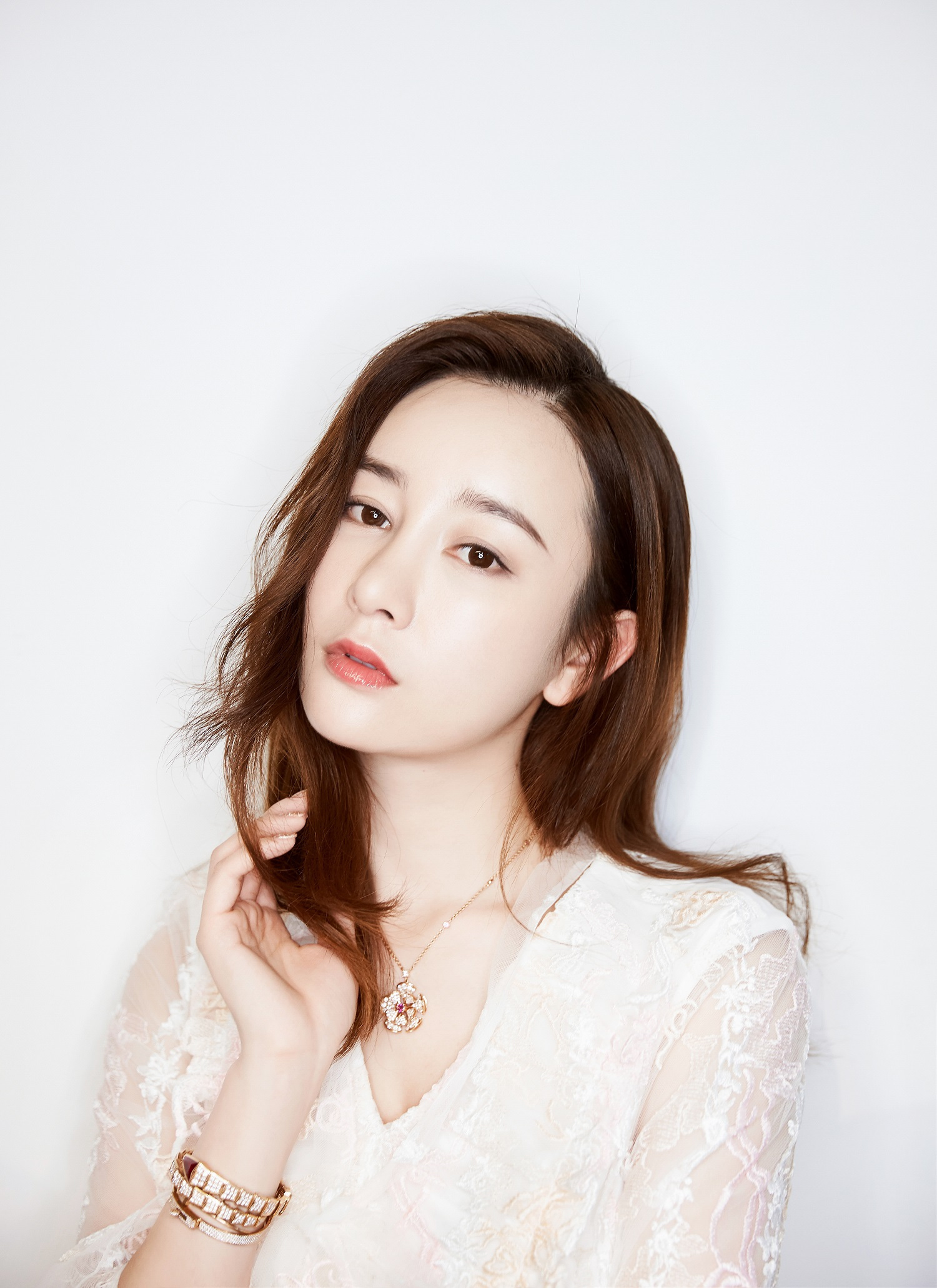 张檬演绎纯净之美 尽显曼妙身姿 - 360娱乐,你开心就好