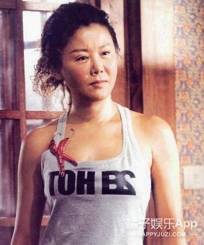 今天,橘子君要带大家回忆的是蓝心湄饰演的夏兰荇德·雄↓《终极一家