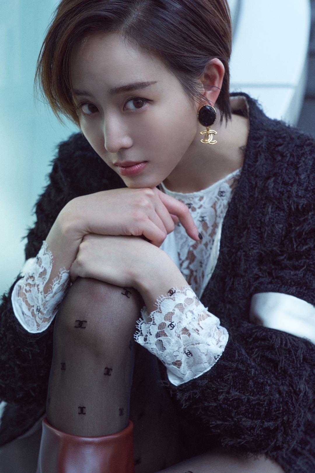 张钧甯解锁初秋穿搭 展现简约纯粹时尚之美