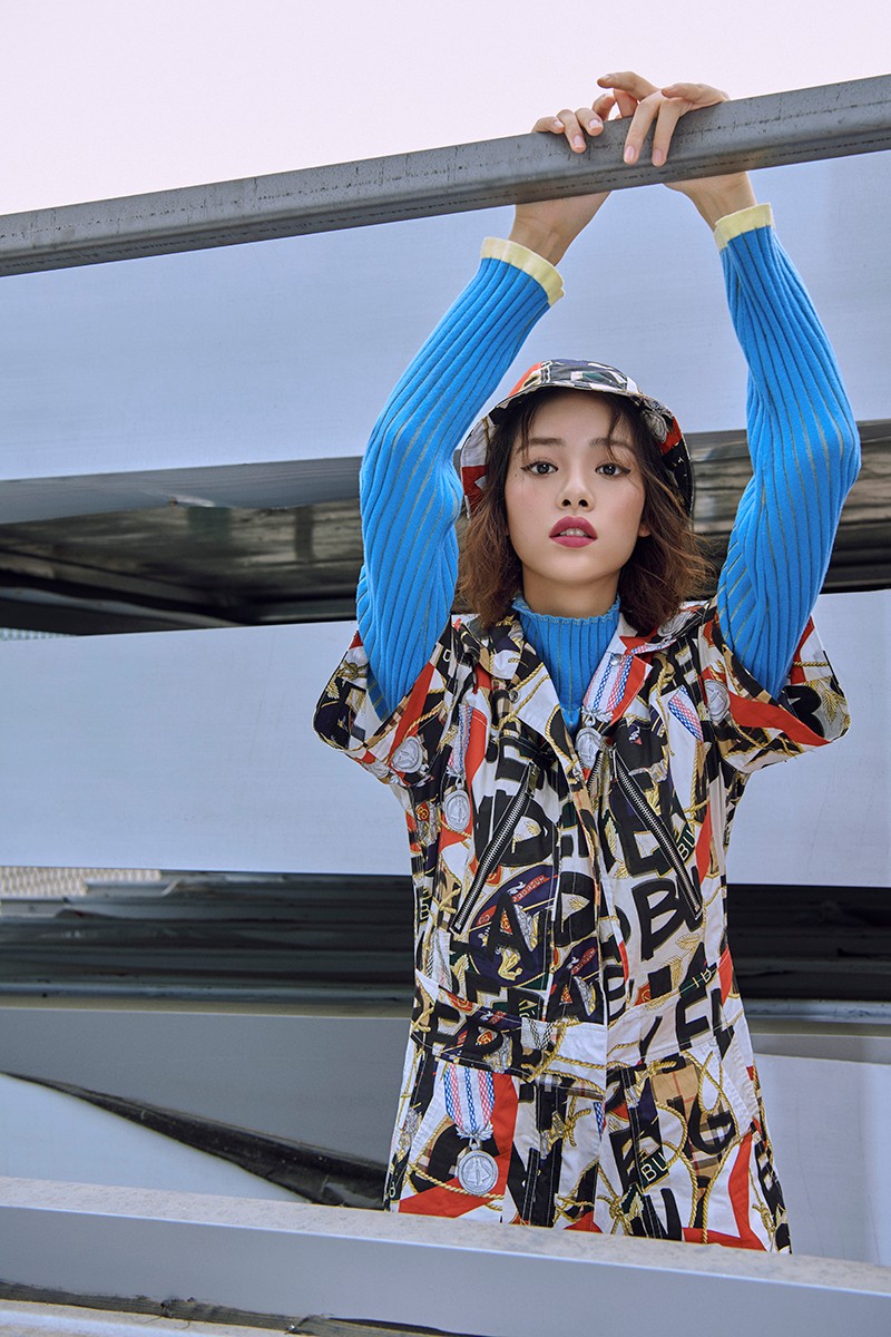 由张艺上主演的电视剧《为了你我愿意热爱整个世界》