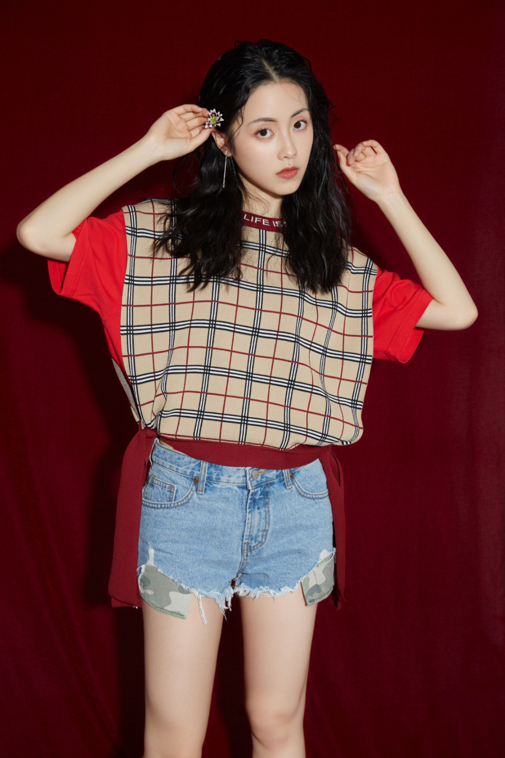 章乐韵鬼马写真曝光 酷girl上线气场全开