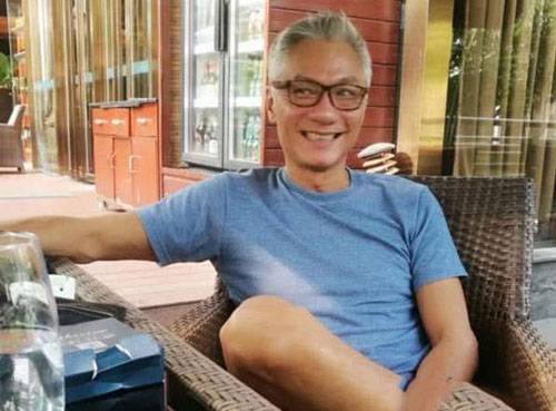 林俊贤年轻的时候非常帅气,甚至远超梁朝伟,而当年他与刘嘉玲爱的也是