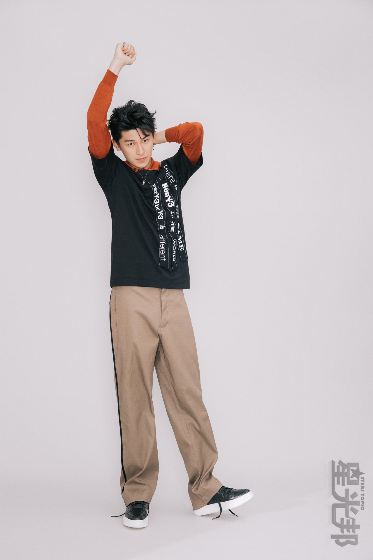 逆天大长腿杨旭文最新美图曝光演绎秋季时尚穿搭