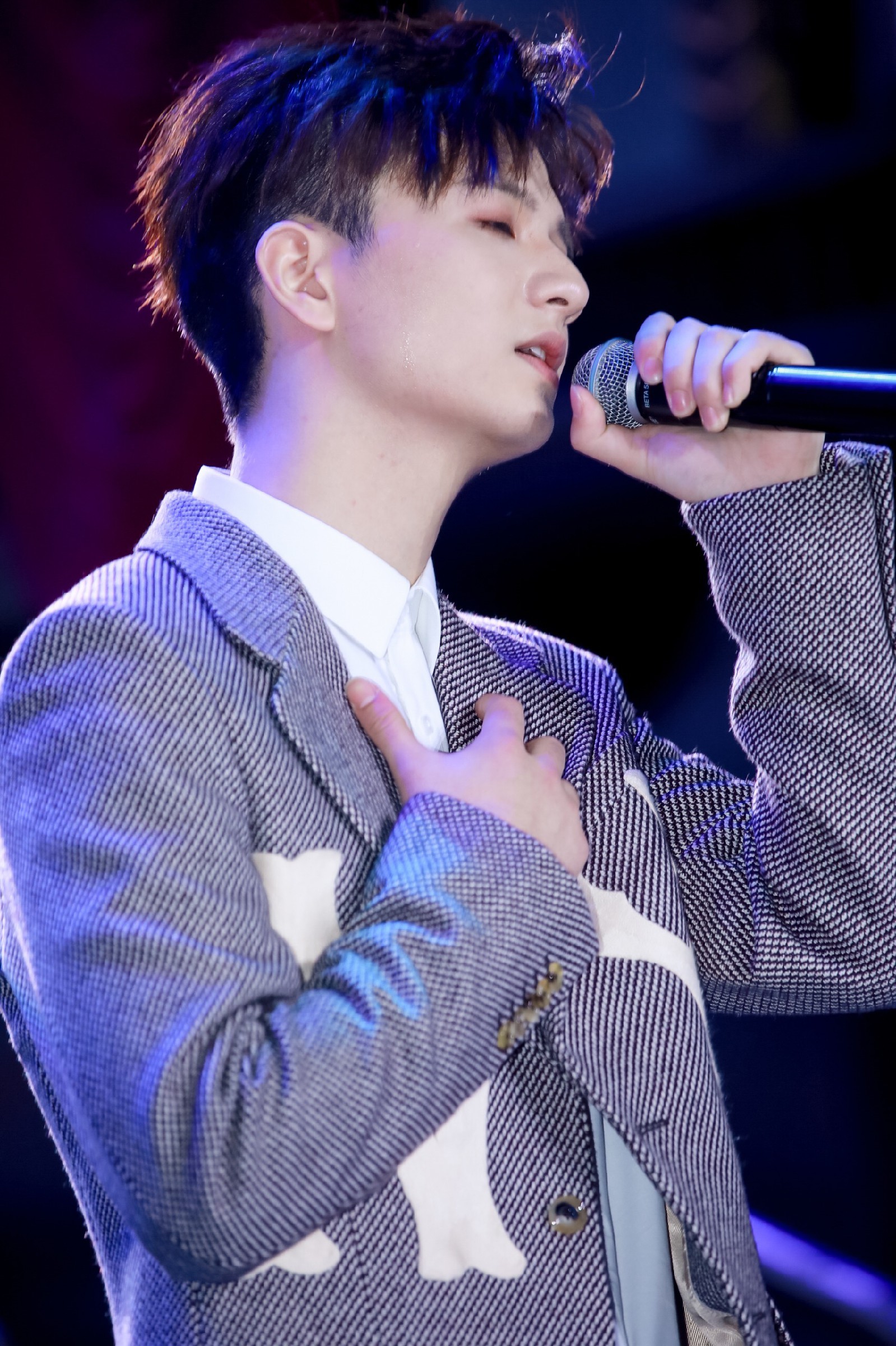 赵政豪19岁生日演唱会举行老板胡彦斌送神秘礼物