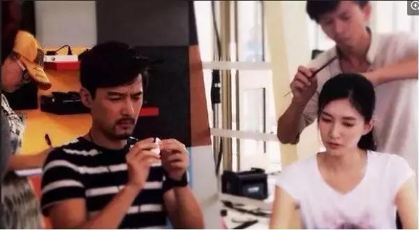 江疏影被拍和李易峰贴面热吻,说话口无遮拦,她