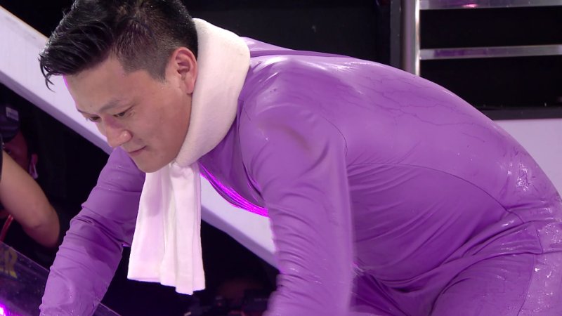 《更上一层楼》"凉凉"女孩打败恐高症勇敢征服赛道