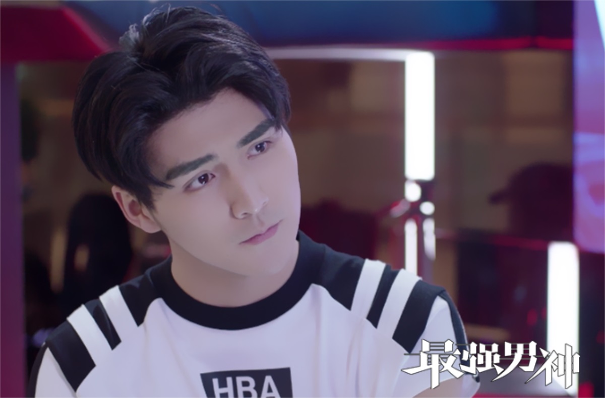 最强男神联手重塑电竞行业新秩序张思帆张新成空降弹幕互动