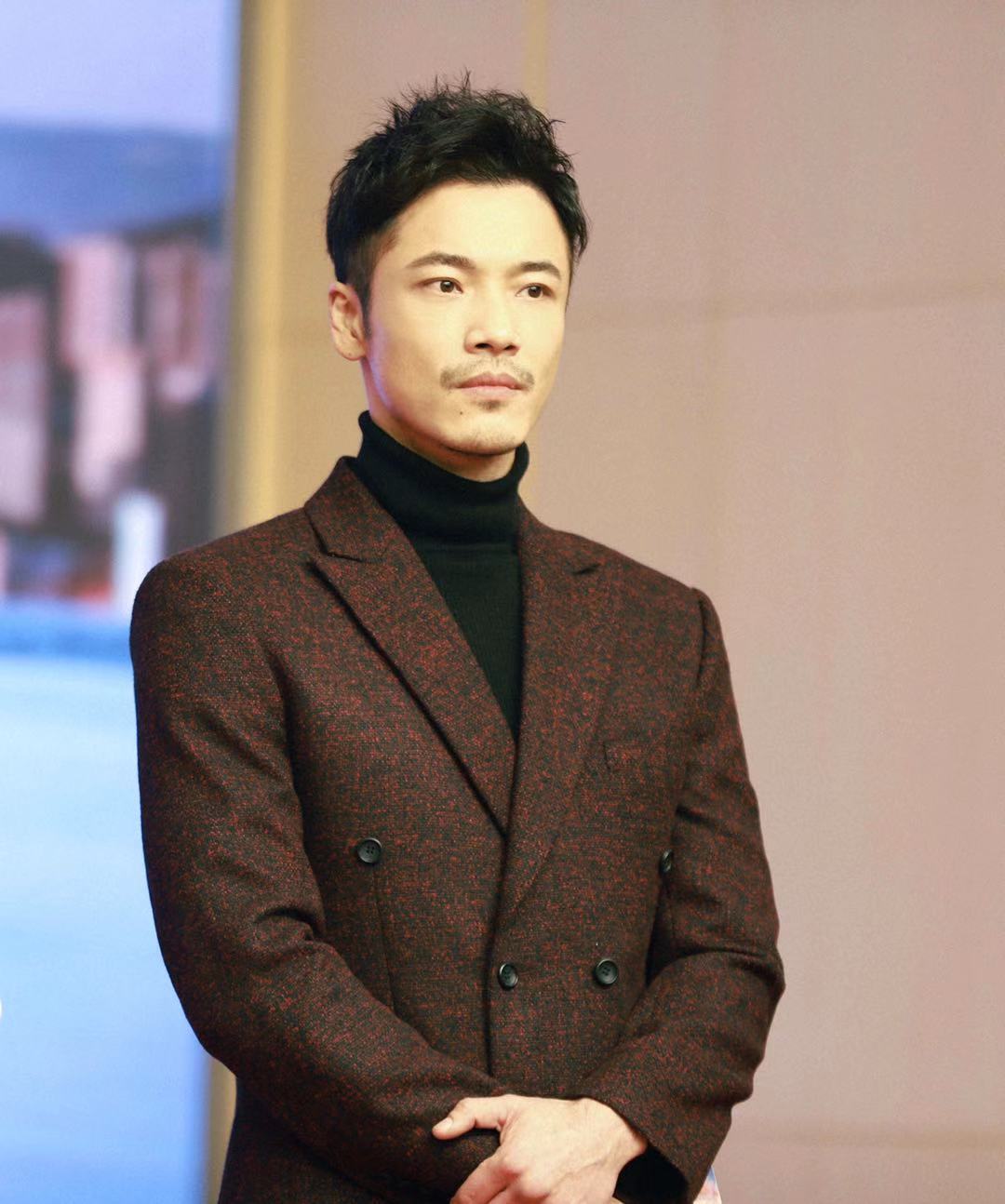 深入特警的世界触动很大在电视剧《战警》中,徐海乔饰演的高迪是一位