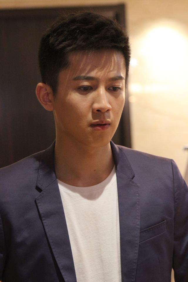 再次合作老戏骨 演员张哲与李幼斌《隐战》碰撞火花