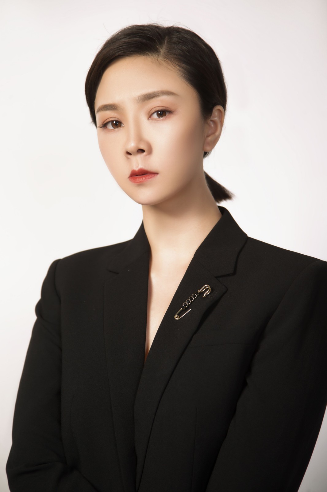 尔玛依娜受聘为中华儿慈会公益宣传大使 助力公益为爱发声