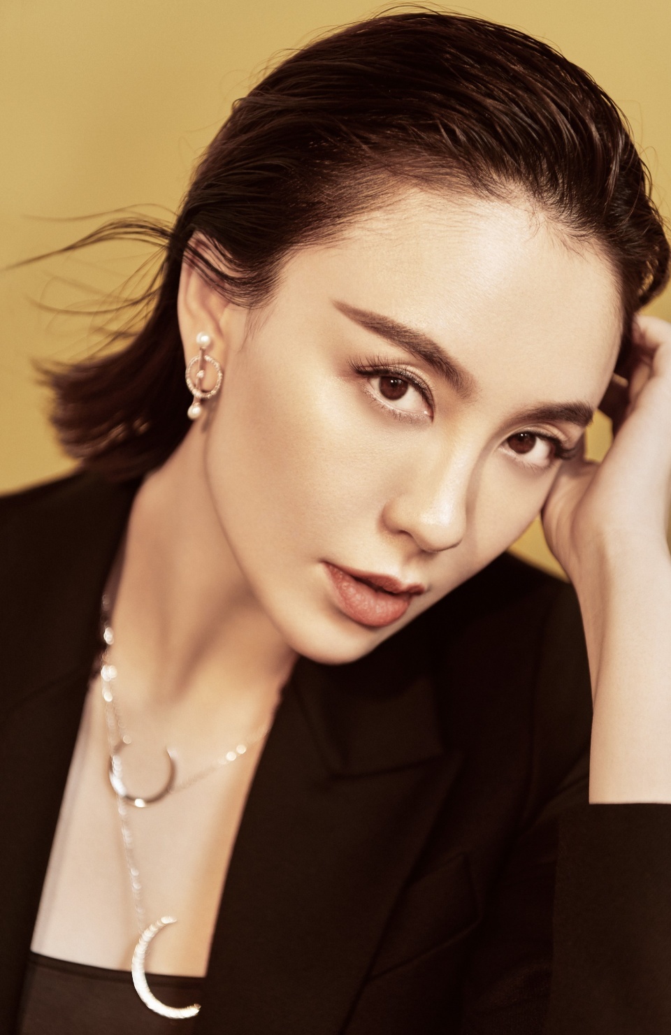 吕佳容黑暗魅惑写真黑色蕾丝释放无限女人味