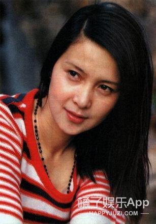 在嫁给现任丈夫之前,张伟欣结过一次婚,后来遇到了李小璐的爸爸李丹宁