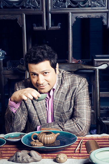 伍仕贤龚蓓苾出席搜狐盛典夫妻合体甜蜜亮相